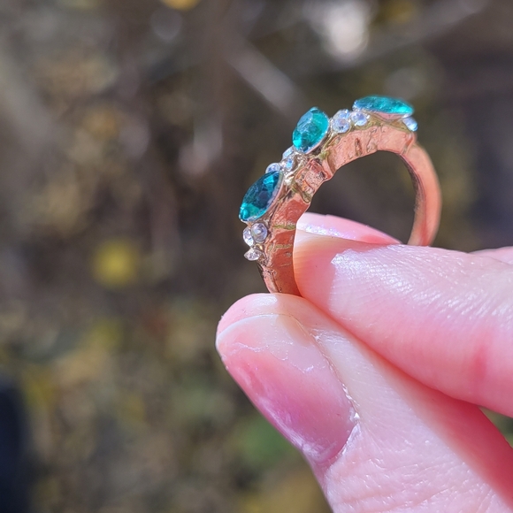Gold Toned Gemstone Ring - Picture 4 of 6